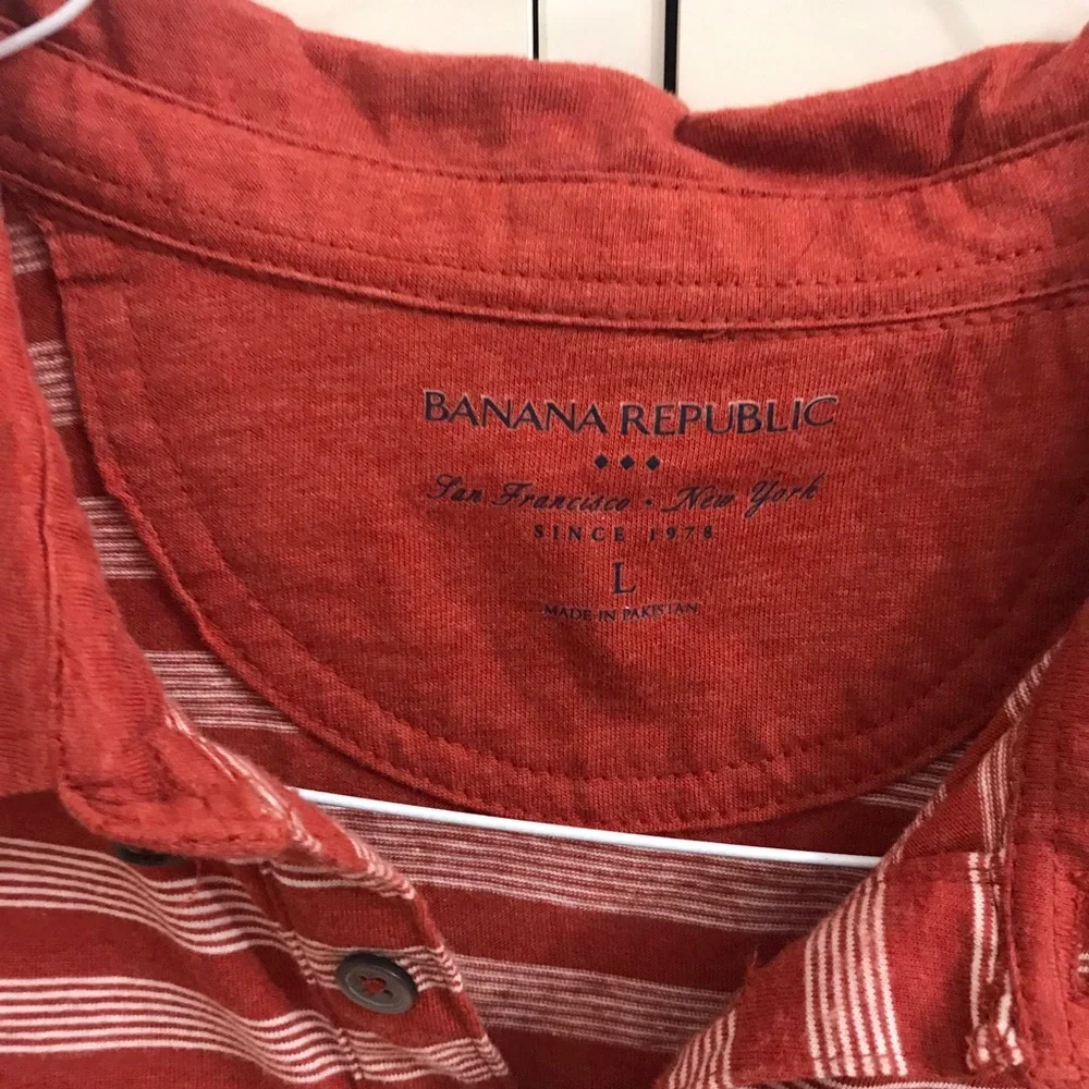 Banana republic tee